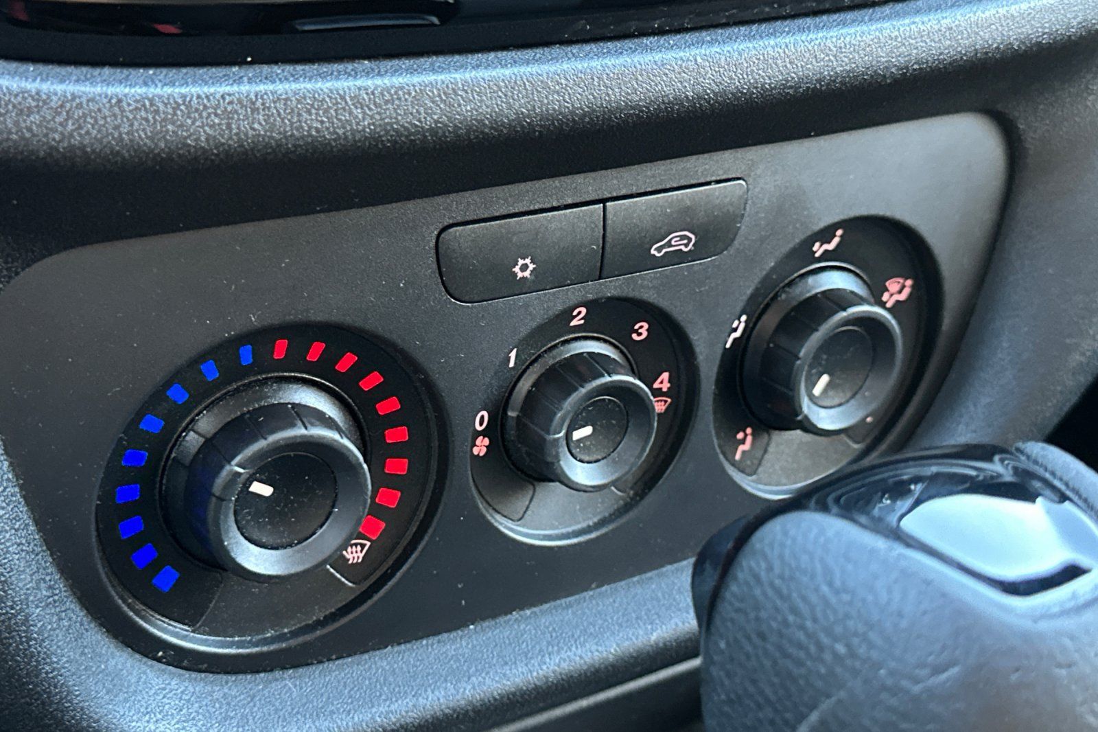 Used 2016 RAM ProMaster City Tradesman SLT w/ Rear Back-up Camera Group FWD image 28