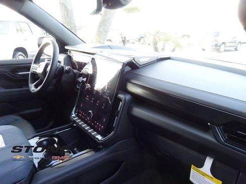 New 2026 GMC Yukon AT4 w/ AT4 Premium Package image 15