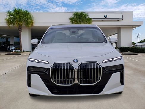 Certified 2025 BMW 760i xDrive w/ Luxury Rear Seating Package AWD/4WD image 2