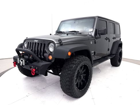 Used 2018 Jeep Wrangler Unlimited Sport S AWD/4WD image 8