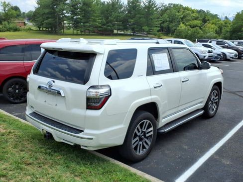Used 2017 Toyota 4Runner Limited AWD/4WD image 9