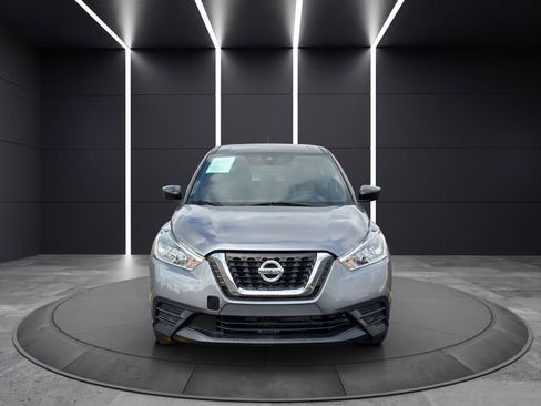 Used 2020 Nissan Kicks S image 2