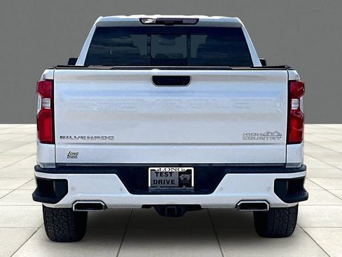 Certified 2022 Chevrolet Silverado 1500 High Country w/ Technology Package AWD/4WD image 4
