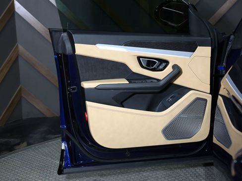 Used 2019 Lamborghini Urus image 35