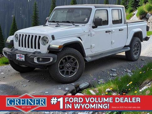 Used 2020 Jeep Gladiator Overland AWD/4WD image 1