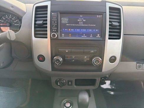 Used 2021 Nissan Frontier SV image 23