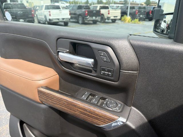 Used 2021 Chevrolet Silverado 2500 High Country AWD/4WD image 22