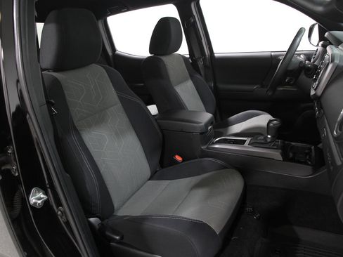 Used 2023 Toyota Tacoma TRD Off-Road image 14