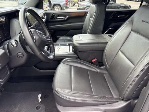 Used 2025 GMC Yukon Denali AWD/4WD image 11