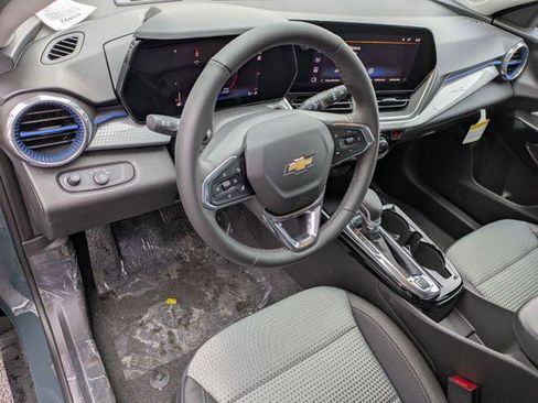 New 2026 Chevrolet Trax LT w/ Driver Confidence Package image 10
