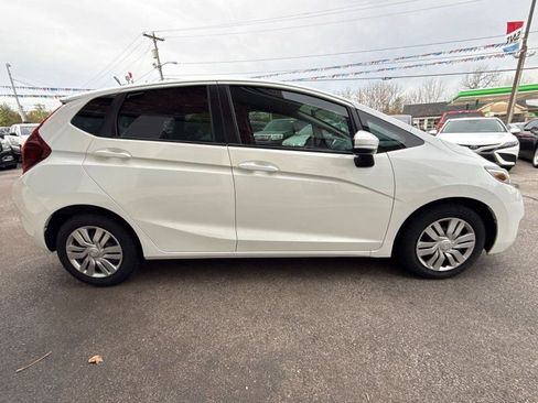 Used 2017 Honda Fit LX image 4