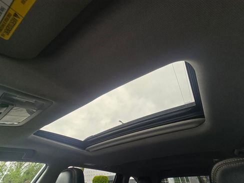 Used 2017 Toyota Highlander XLE AWD/4WD image 52