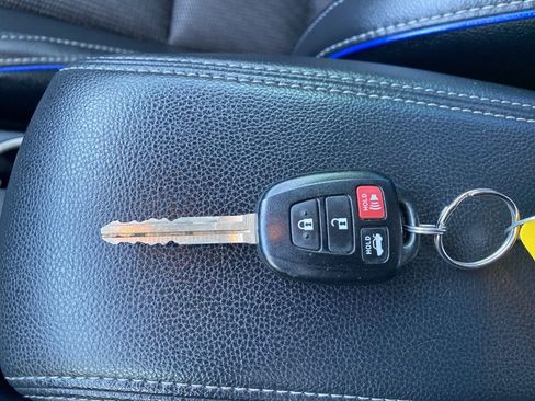 Used 2018 Toyota Corolla SE image 42