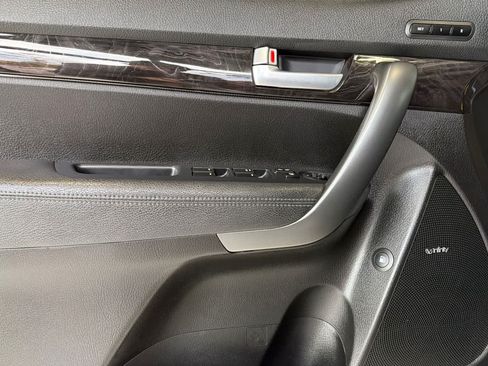 Used 2014 Kia Sorento SX w/ 3rd Row Package AWD/4WD image 14