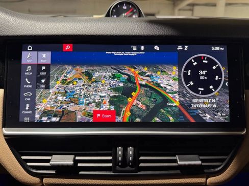 Used 2019 Porsche Cayenne AWD/4WD image 16