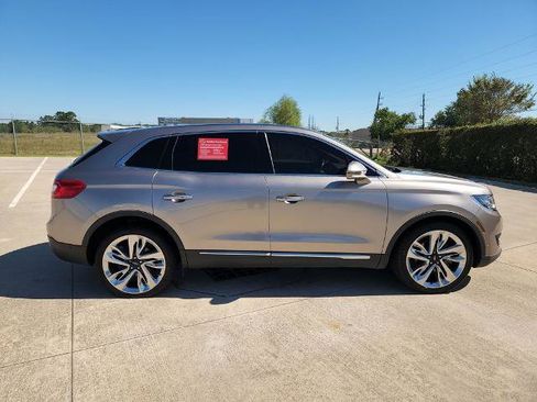 Used 2018 Lincoln MKX Reserve w/ Driver Assistance Package image 4