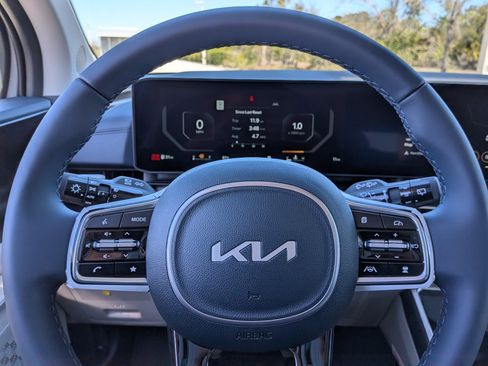 New 2026 Kia Carnival SX image 32