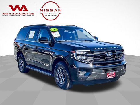 Used 2025 Ford Expedition Active RWD image 4