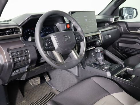 Used 2025 Toyota Tacoma Limited image 26