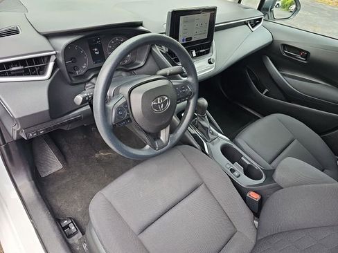 Used 2023 Toyota Corolla LE FWD image 11