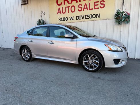 Used 2013 Nissan Sentra SR w/ Premium Pkg FWD image 2
