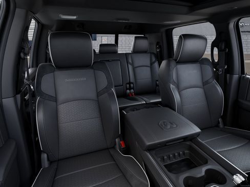 New 2026 RAM 2500 Laramie AWD/4WD image 34
