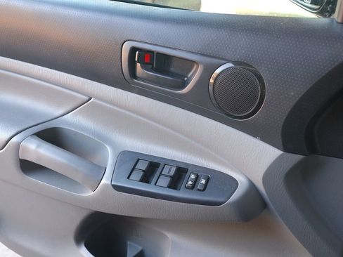 Used 2013 Toyota Tacoma 2WD Double Cab w/ Convenience Pkg image 10