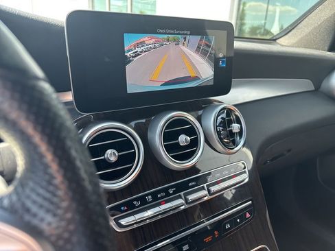 Used 2020 Mercedes-Benz GLC 300 4MATIC image 10