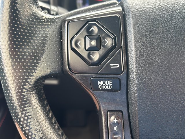 Used 2017 Toyota 4Runner TRD Off-Road Premium AWD/4WD image 18