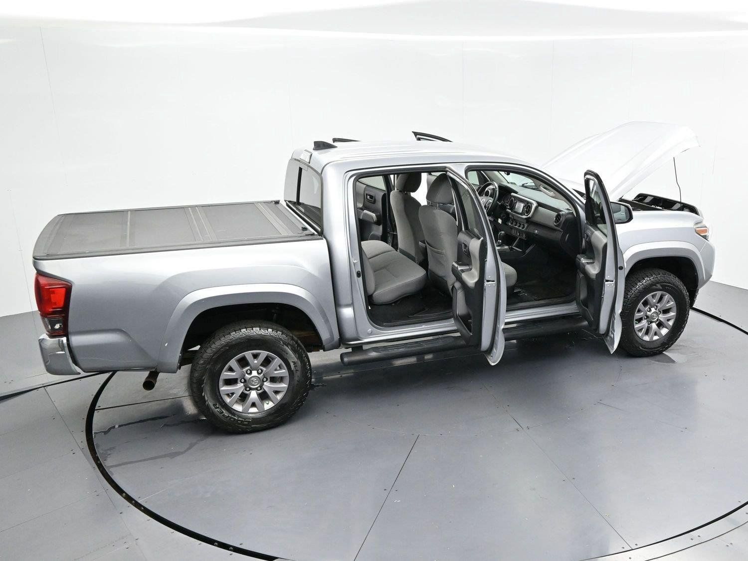 Used 2019 Toyota Tacoma SR5 AWD/4WD image 33