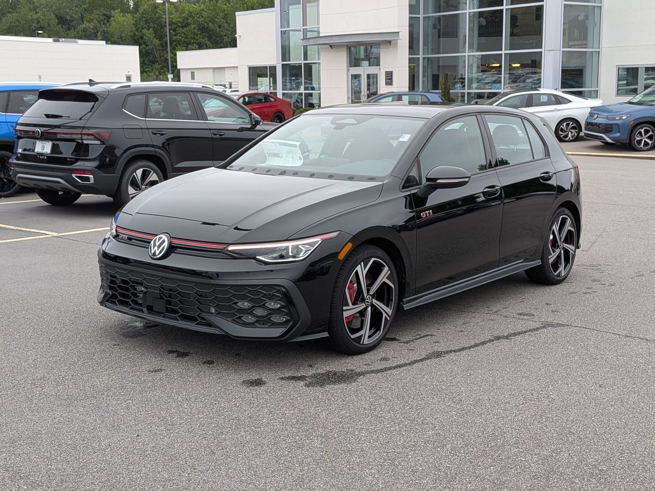 New 2026 Volkswagen GTI SE FWD image 7