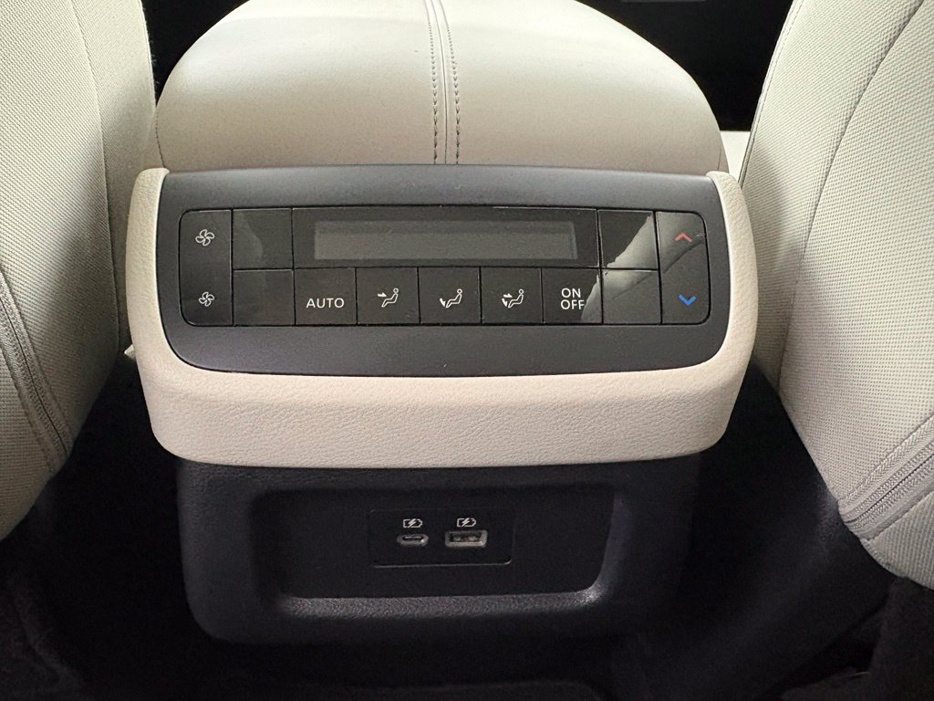 Used 2025 Nissan Pathfinder SV w/ Black Appearance Package AWD/4WD image 20