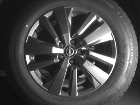 Used 2025 Nissan Pathfinder SV FWD image 14