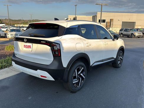 New 2026 Nissan Kicks SV w/ SV Premium Package image 5