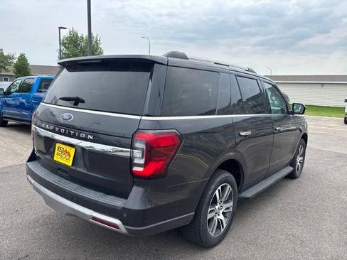 Used 2024 Ford Expedition Limited AWD/4WD image 6