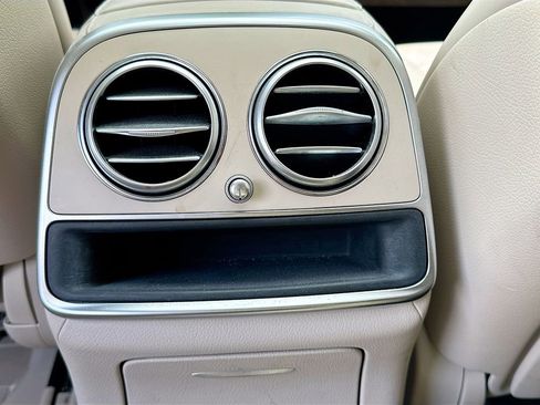 Used 2020 Mercedes-Benz S 560 Sedan image 28