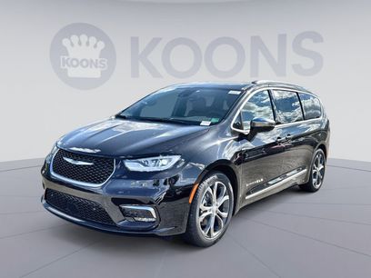 New 2026 Chrysler Pacifica Pinnacle