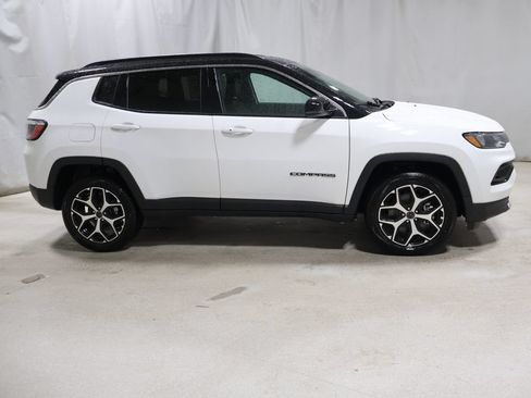 New 2026 Jeep Compass Limited AWD/4WD image 8