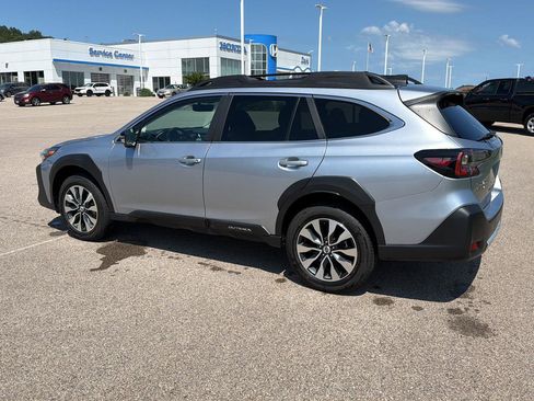 Used 2024 Subaru Outback Limited AWD/4WD image 4