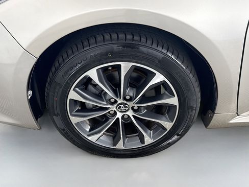 Used 2017 Toyota Avalon XLE image 38