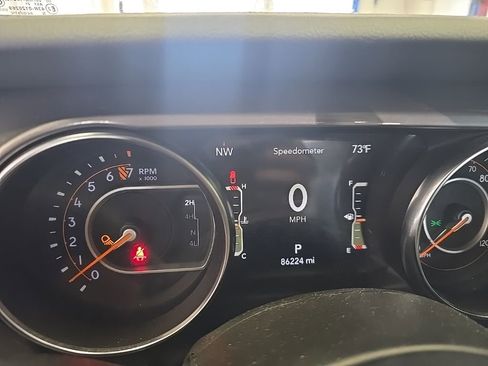 Used 2021 Jeep Gladiator Overland image 2