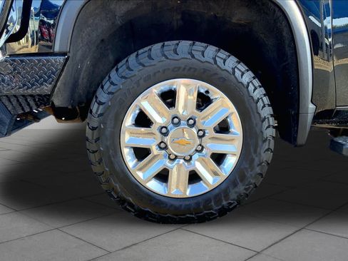 Used 2024 Chevrolet Silverado 2500 High Country w/ Technology Package AWD/4WD image 11