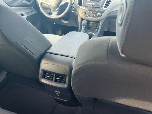 Used 2022 Chevrolet Equinox LS w/ LS Convenience Package image 26