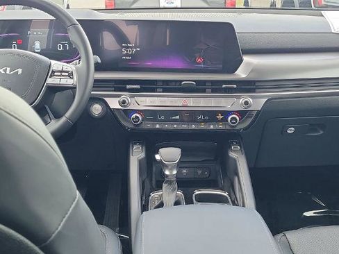 Used 2025 Kia Telluride S FWD image 19