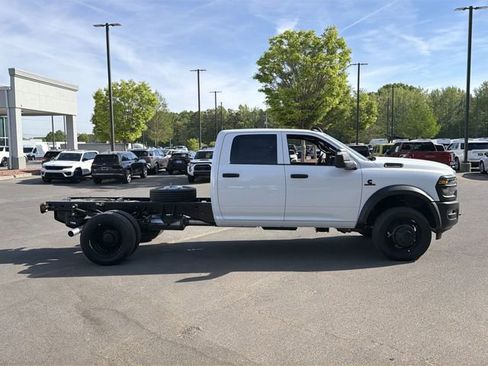 New 2026 RAM 5500 Tradesman AWD/4WD image 13