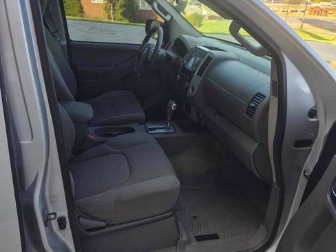 Used 2016 Nissan Frontier SV AWD/4WD image 9