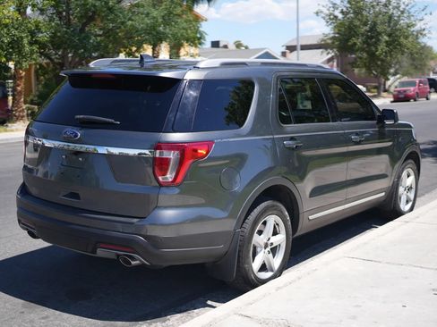 Used 2018 Ford Explorer XLT FWD image 13