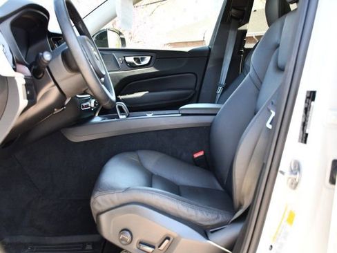 Used 2023 Volvo XC60 B5 Plus w/ Climate Package image 12