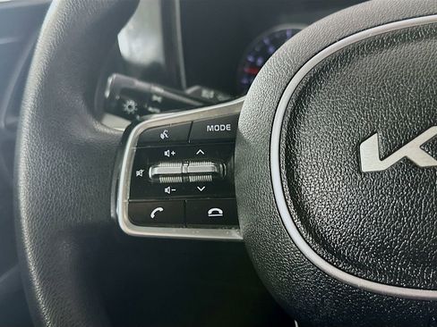 Used 2022 Kia Sorento LX image 24