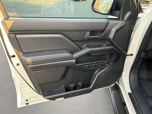 Certified 2025 Toyota 4Runner SR5 image 9